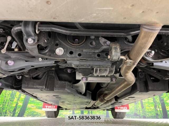 Toyota RAV4 2020-06 815338-19