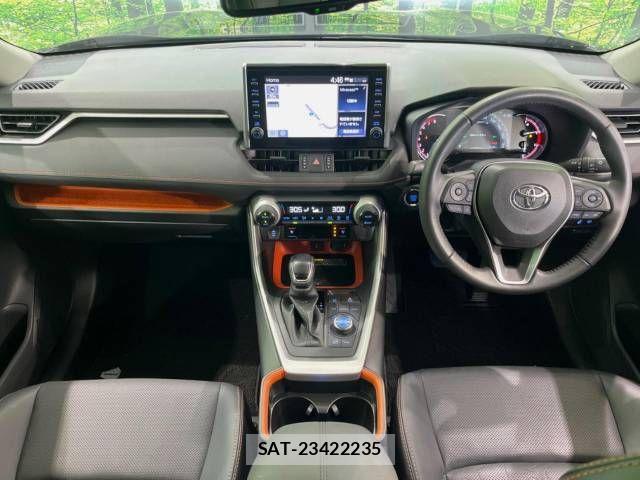 Toyota RAV4 2021-08 868068-1