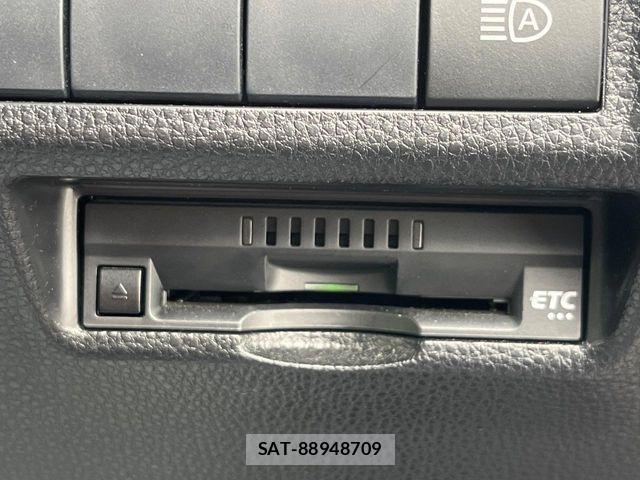 Toyota RAV4 2019-05 3384903-7