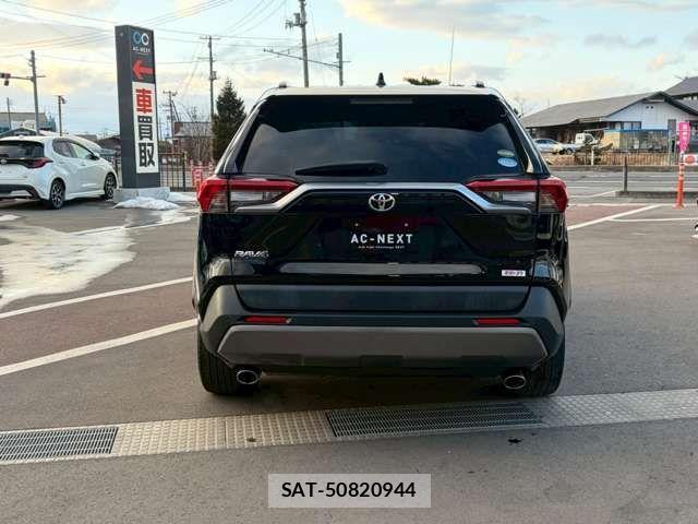 Toyota RAV4 2019-04 3384955-14