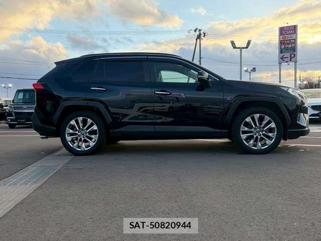 Toyota RAV4 2019-04 3384955-16