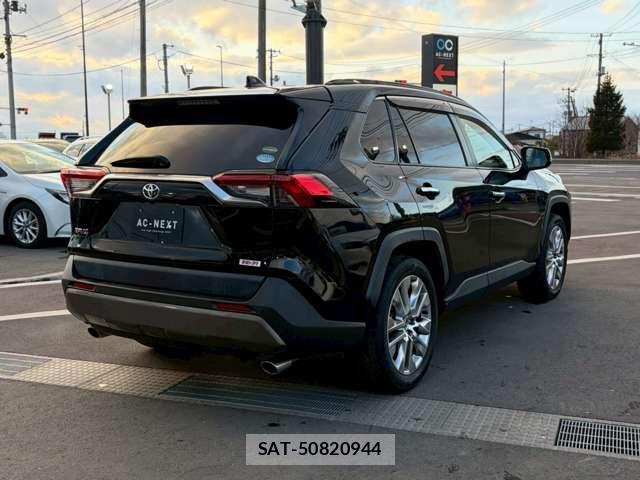 Toyota RAV4 2019-04 3384955-17