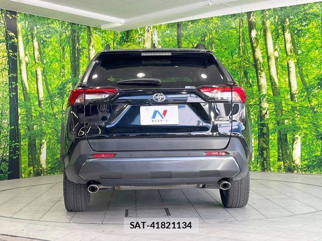 Toyota RAV4 2021-12 3909325-14