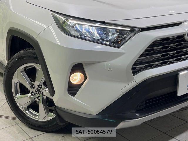 Toyota RAV4 2019-07 3909357-13