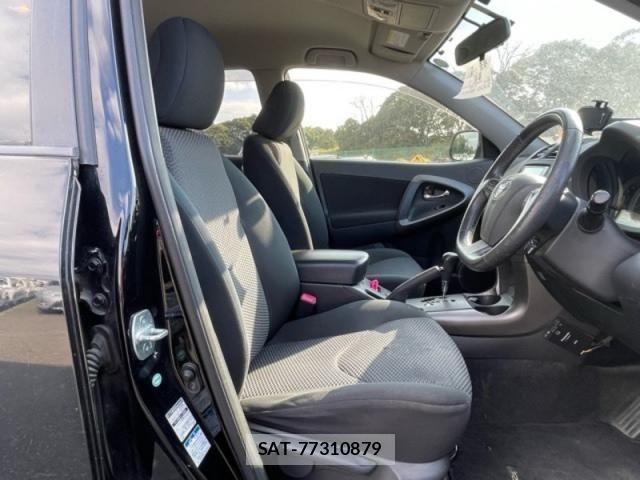 Toyota RAV4 2015-04 4640671-10