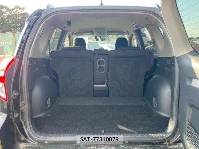 Toyota RAV4 2015-04 4640671-12