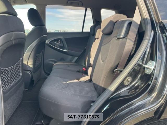 Toyota RAV4 2015-04 4640671-13