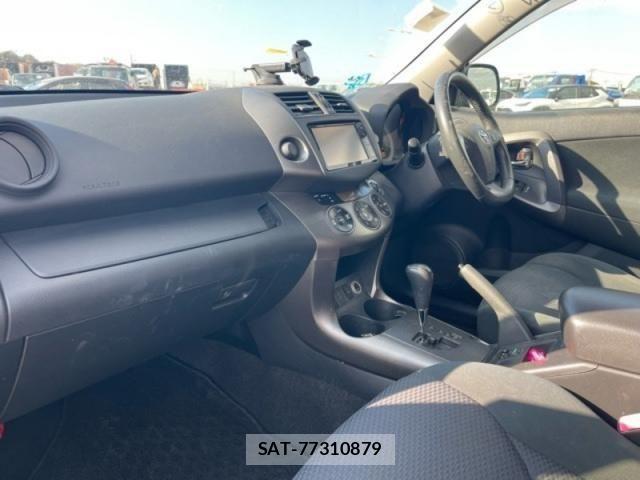 Toyota RAV4 2015-04 4640671-15
