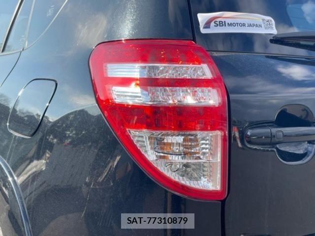 Toyota RAV4 2015-04 4640671-19