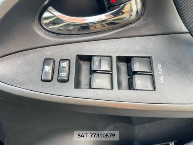 Toyota RAV4 2015-04 4640671-25