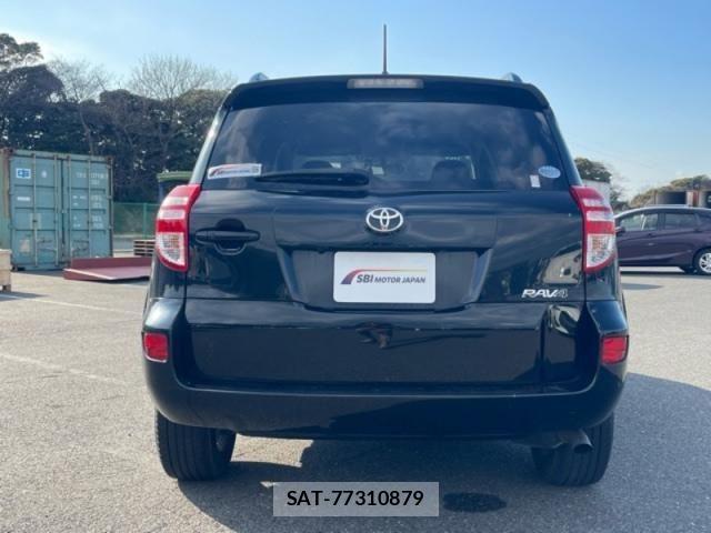 Toyota RAV4 2015-04 4640671-4