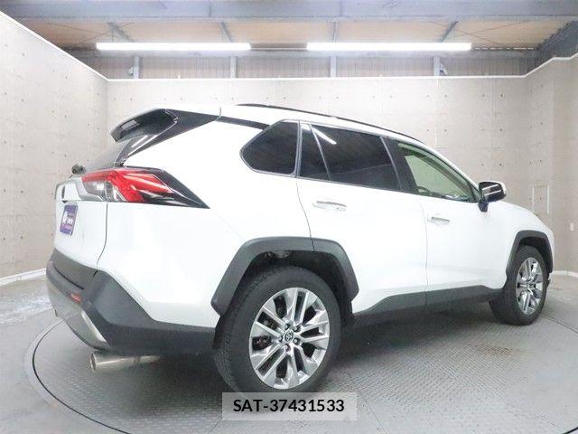Toyota RAV4 2023-03 4979641-10