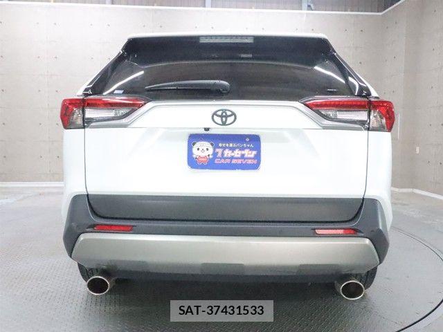 Toyota RAV4 2023-03 4979641-11