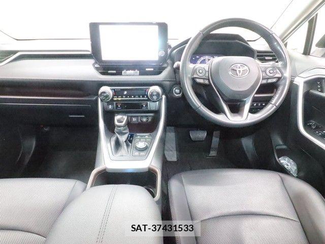 Toyota RAV4 2023-03 4979641-1