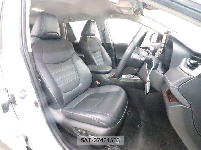 Toyota RAV4 2023-03 4979641-2