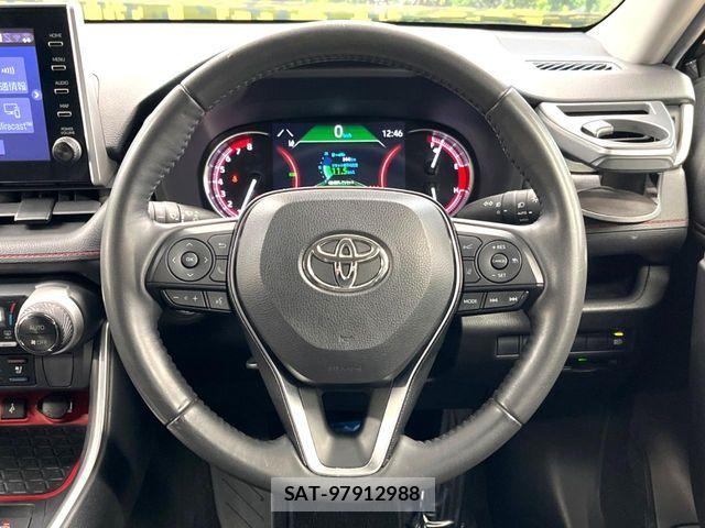 Toyota RAV4 2021-04 4979678-9