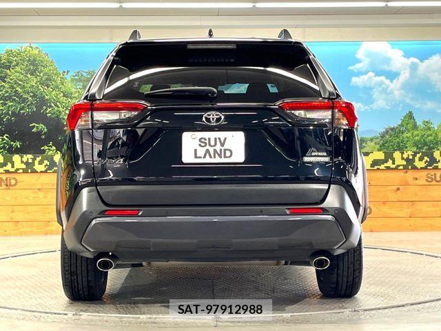 Toyota RAV4 2021-04 4979678-13