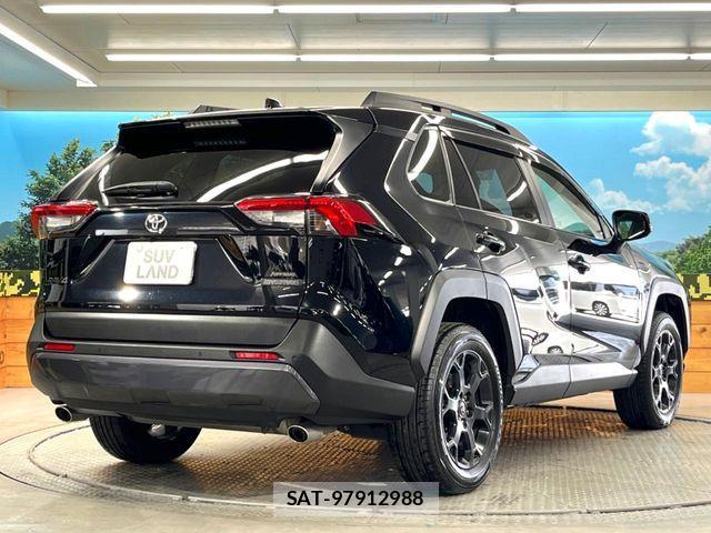 Toyota RAV4 2021-04 4979678-15