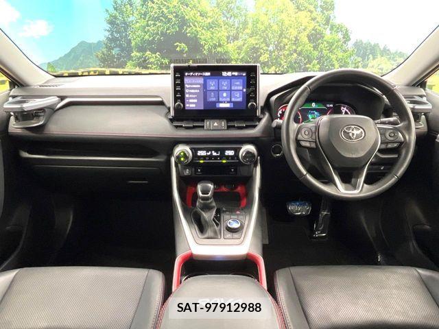 Toyota RAV4 2021-04 4979678-1