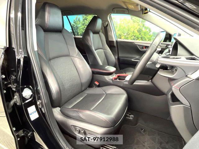 Toyota RAV4 2021-04 4979678-6