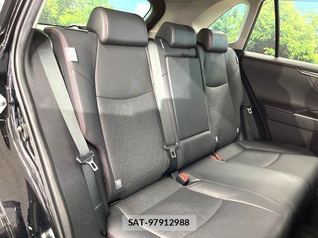 Toyota RAV4 2021-04 4979678-7