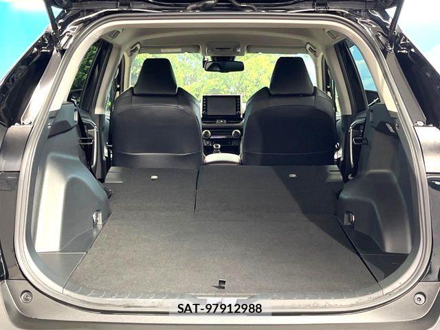 Toyota RAV4 2021-04 4979678-8