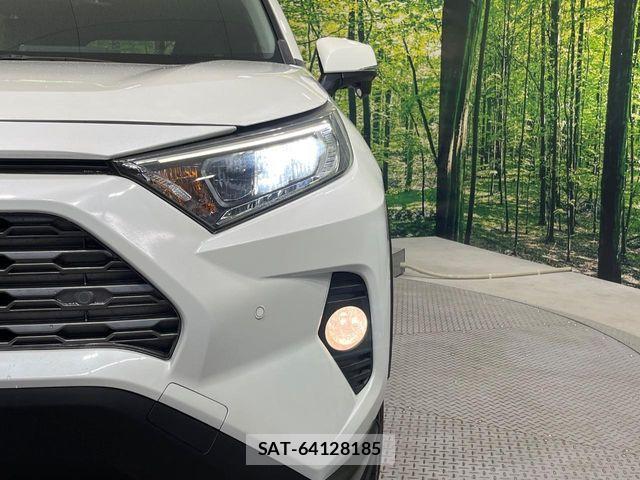 Toyota RAV4 2021-07 5876770-11