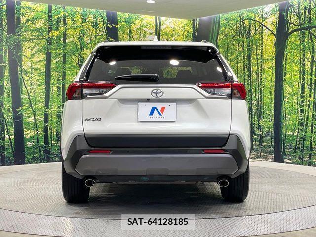 Toyota RAV4 2021-07 5876770-14