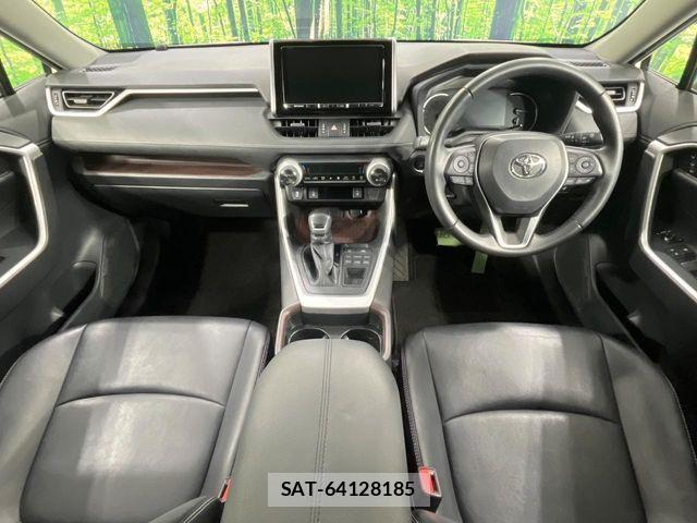 Toyota RAV4 2021-07 5876770-1