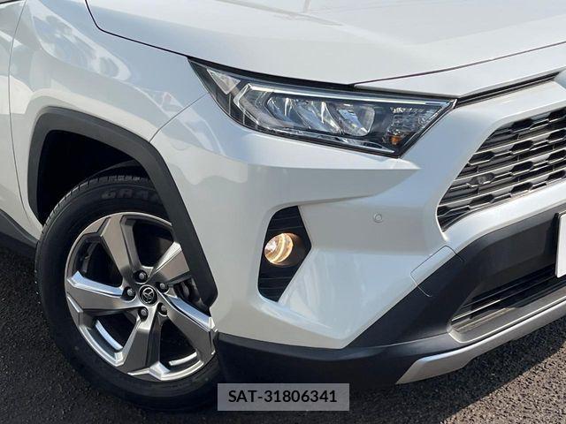 Toyota RAV4 2019-07 6016987-11