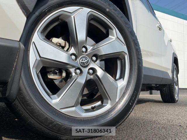 Toyota RAV4 2019-07 6016987-12