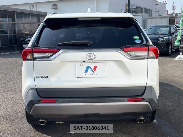 Toyota RAV4 2019-07 6016987-14