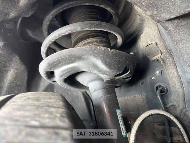 Toyota RAV4 2019-07 6016987-19