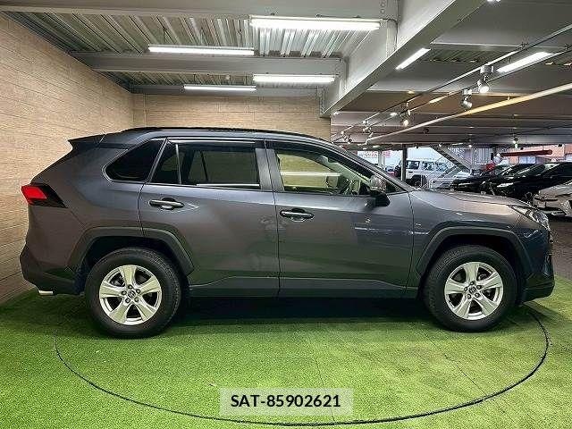 Toyota RAV4 2020-09 6135602-17