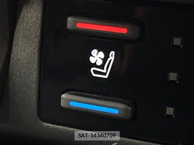 Toyota RAV4 2023-07 6218848-5