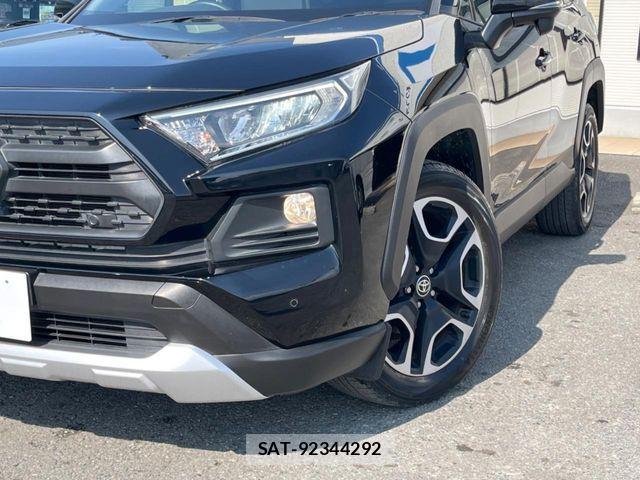 Toyota RAV4 2021-07 6218914-12
