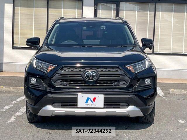 Toyota RAV4 2021-07 6218914-14
