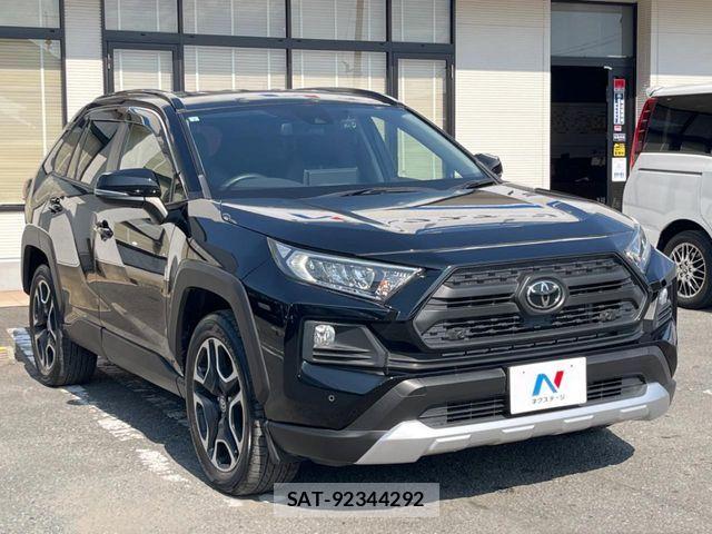 Toyota RAV4 2021-07 6218914-16