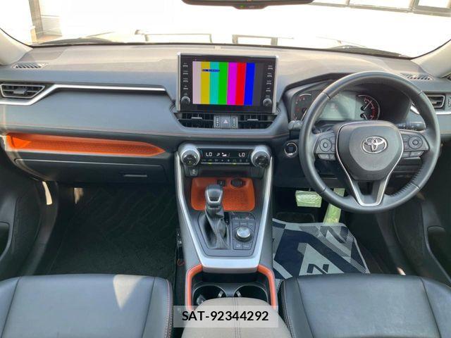 Toyota RAV4 2021-07 6218914-1