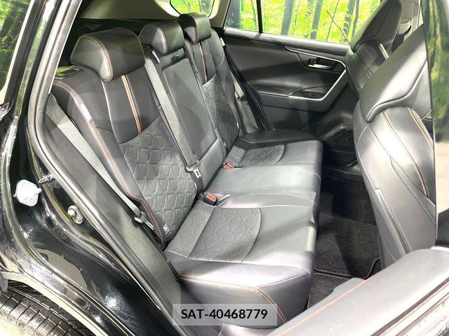 Toyota RAV4 2019-04 6218913-9
