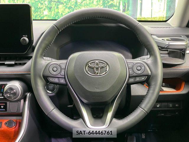 Toyota RAV4 2023-11 6614395-10
