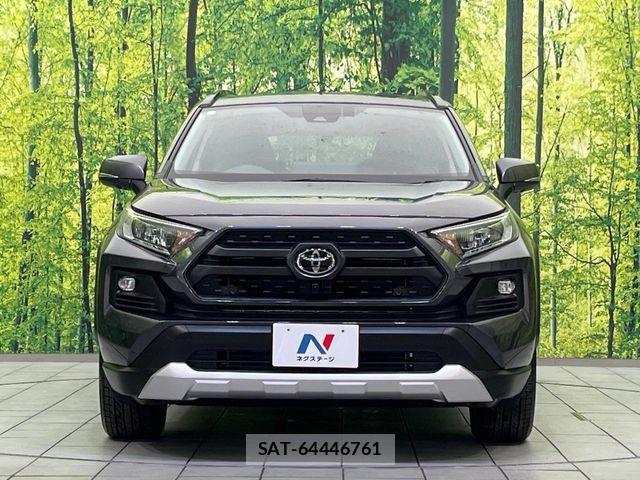 Toyota RAV4 2023-11 6614395-13