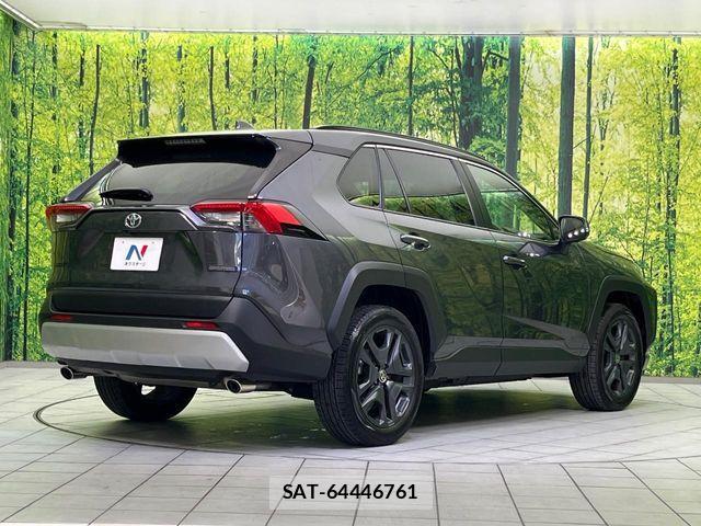Toyota RAV4 2023-11 6614395-16