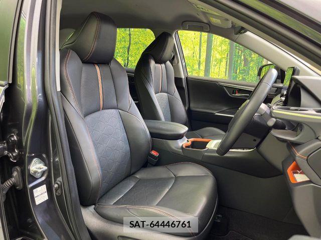 Toyota RAV4 2023-11 6614395-7