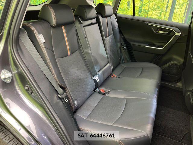Toyota RAV4 2023-11 6614395-8