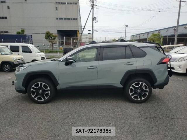 Toyota RAV4 2020-07 6614415-7