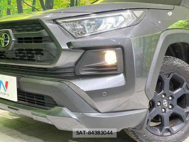 Toyota RAV4 2021-04 6673334-11