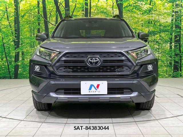 Toyota RAV4 2021-04 6673334-13