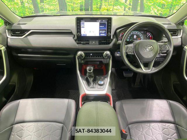 Toyota RAV4 2021-04 6673334-1