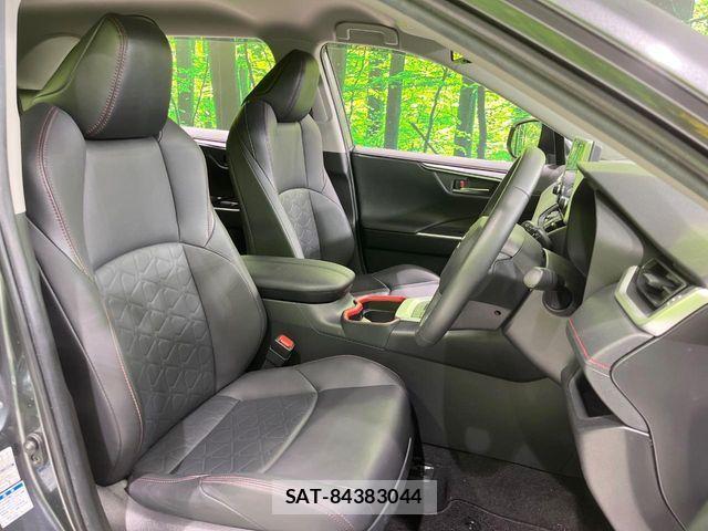 Toyota RAV4 2021-04 6673334-7